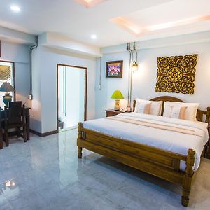 Deluxe King Suite